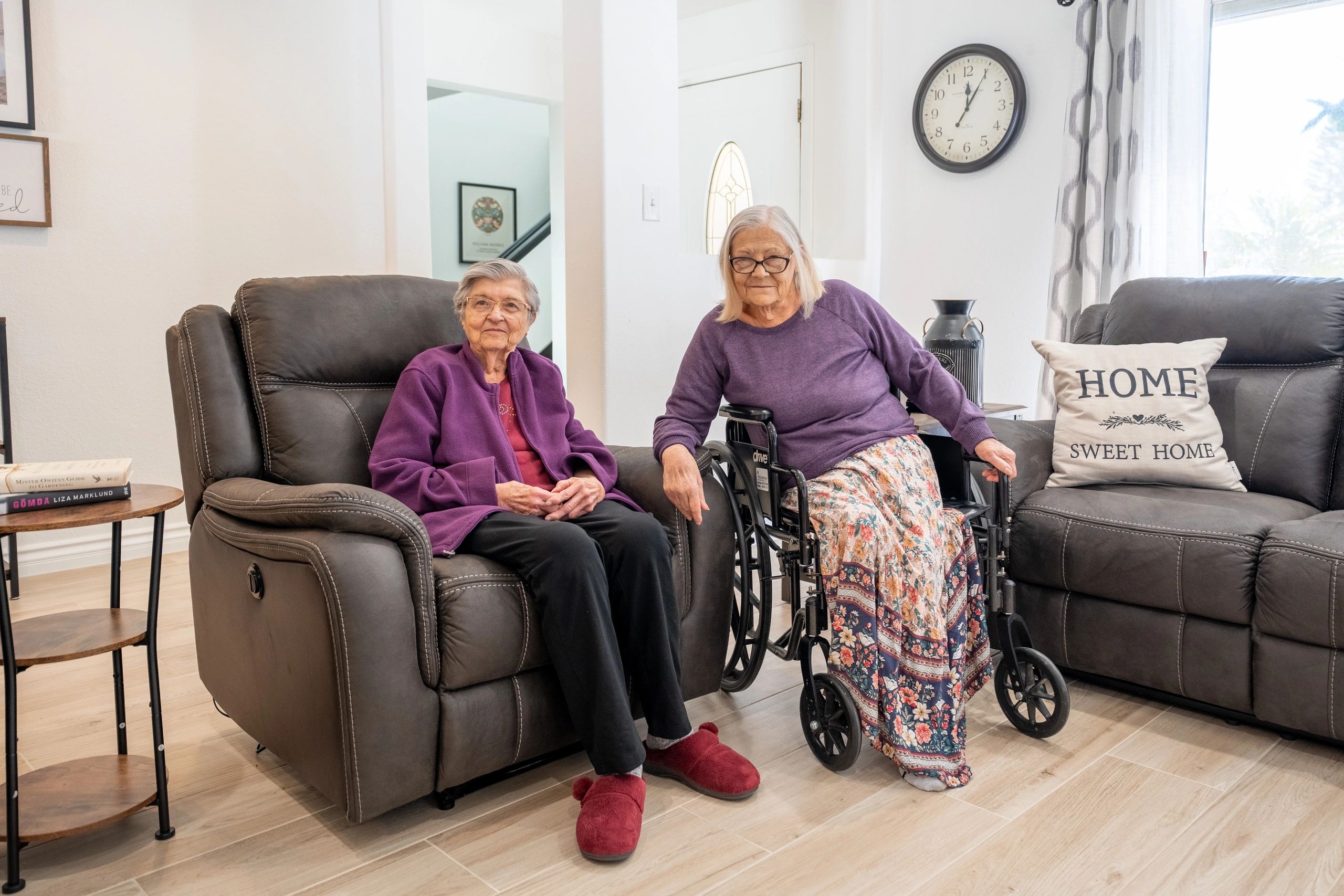 Comfortable living room at Blessings Senior Care South Birchleaf